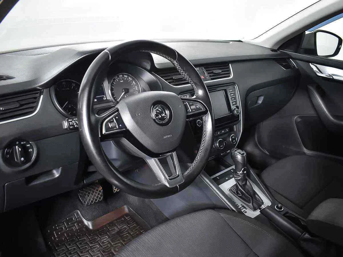 Skoda Octavia, Бежевый, 2016, Робот, 180 л.с., цена от 1 270 000 руб.