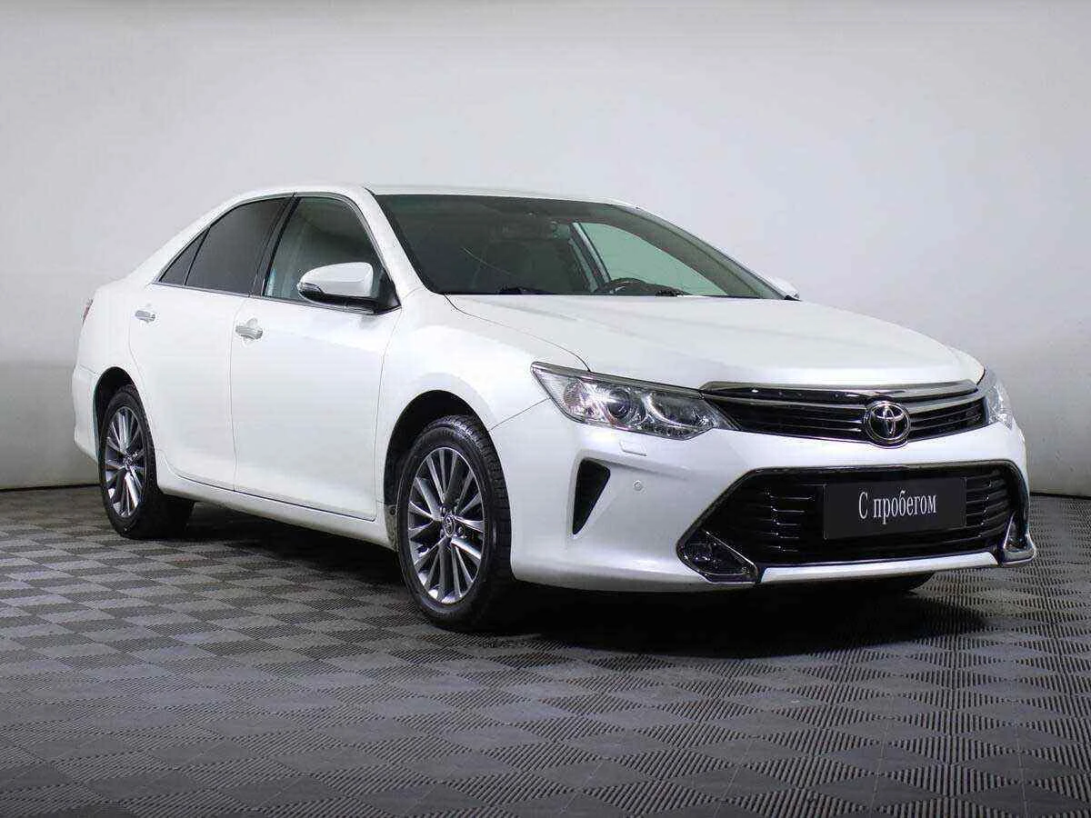 Toyota Camry, Белый, 2018, Автоматическая, 150 л.с., цена от 1 517 000 руб.