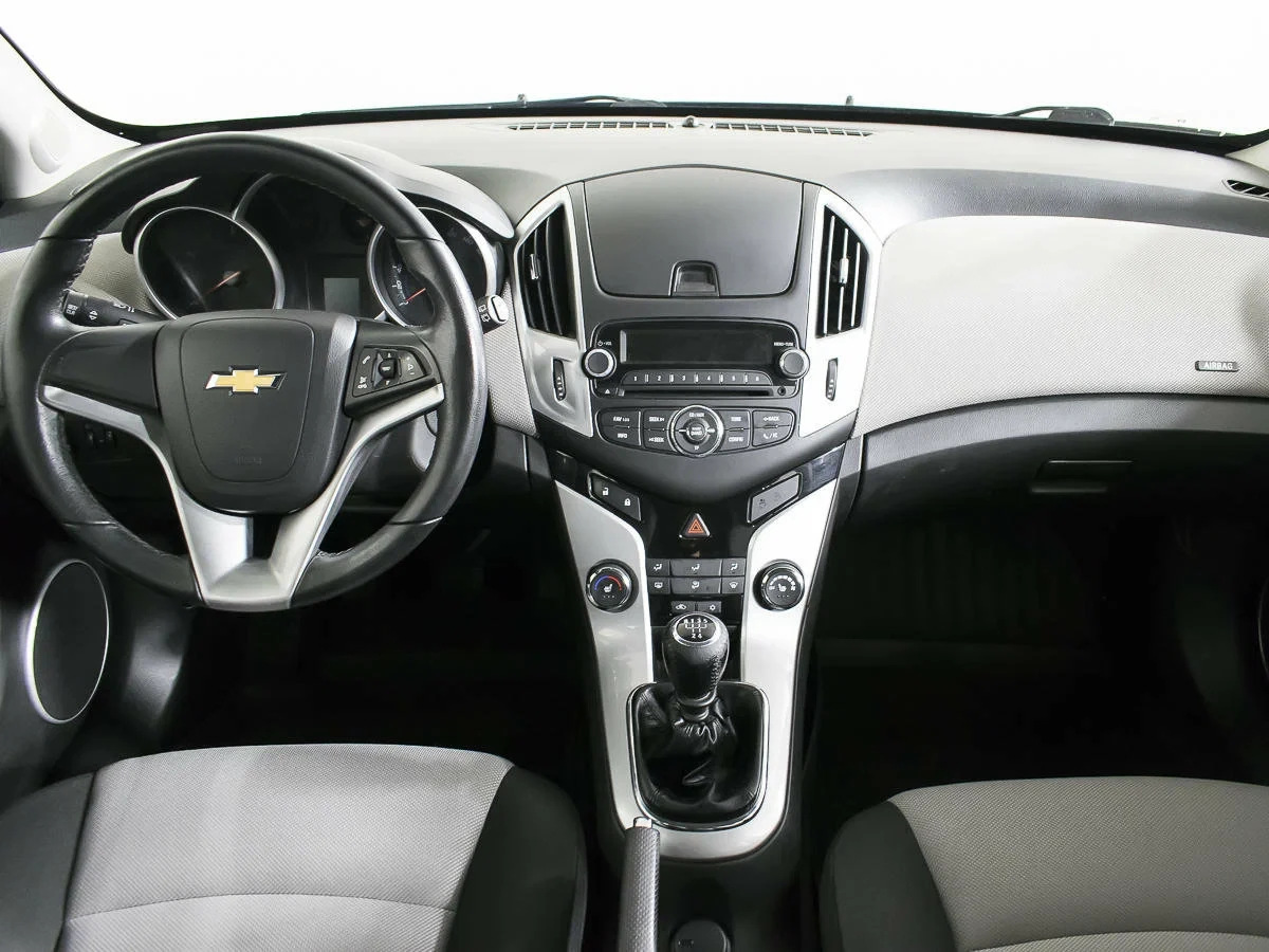 Chevrolet Cruze, Черный, 2015, Механическая, 124 л.с., цена от 559 500 руб.