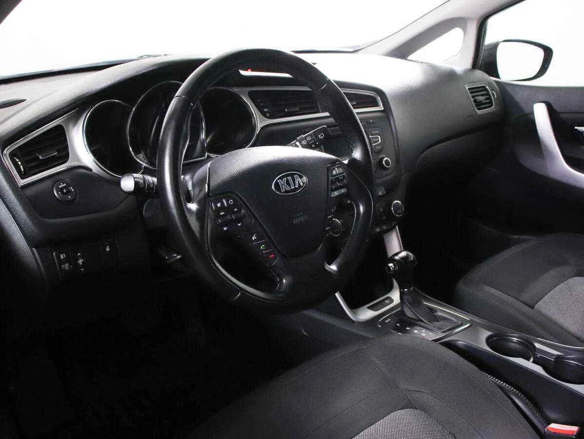 KIA Ceed, Серый, 2015, Робот, 129 л.с., цена от 466 000 руб.