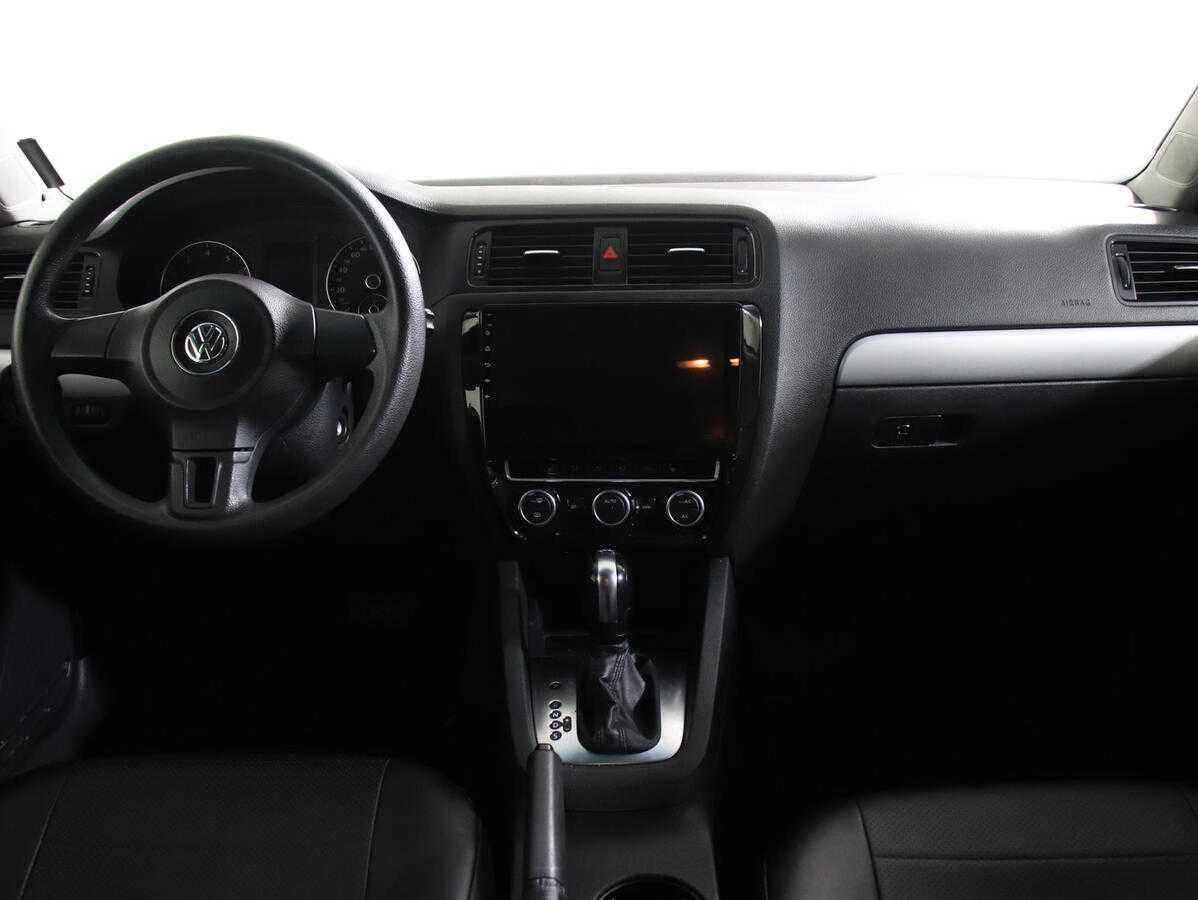 Volkswagen Jetta, Черный, 2013, Робот, 122 л.с., цена от 645 000 руб.
