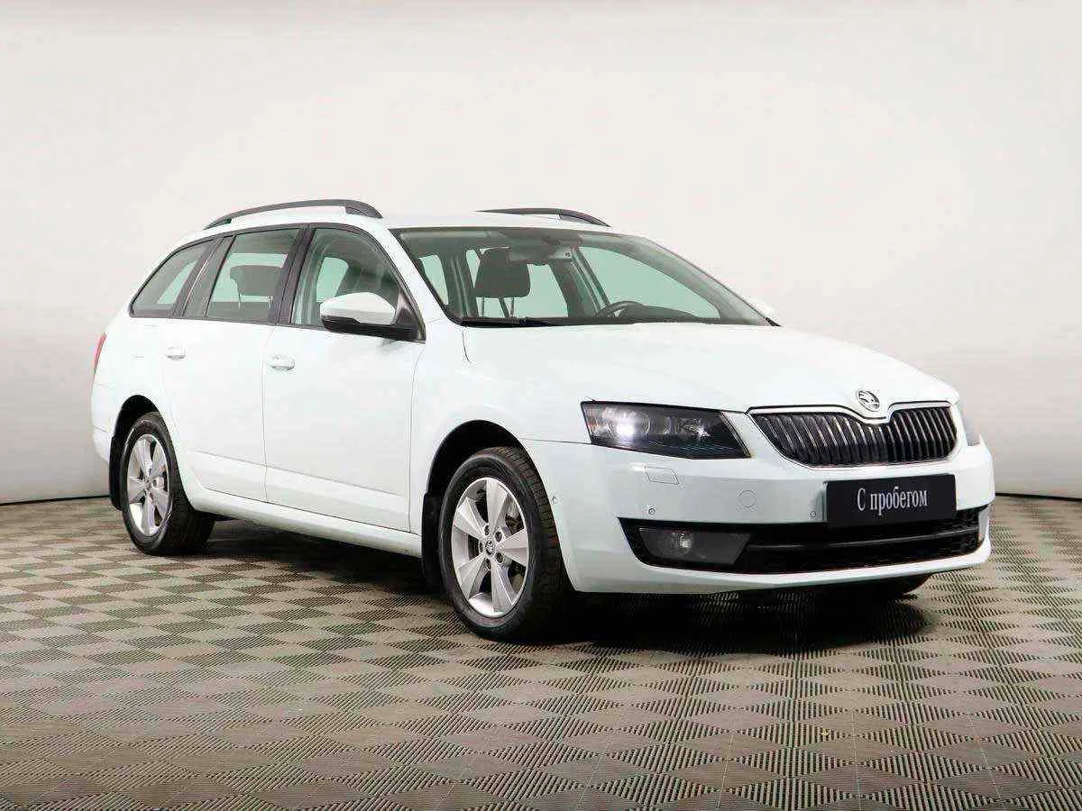 Skoda Octavia, Белый, 2015, Робот, 180 л.с., цена от 1 224 000 руб.