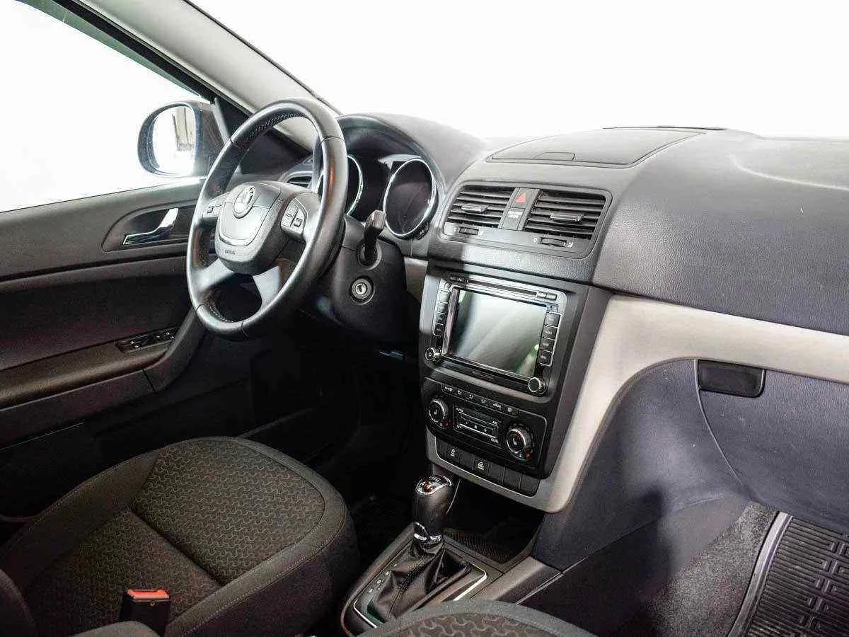 Skoda Yeti, Коричневый, 2014, Робот, 152 л.с., цена от 905 000 руб.