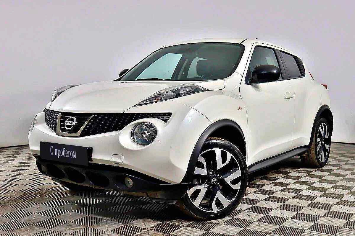 Nissan Juke, Белый, 2014, Вариатор, 117 л.с., цена от 915 000 руб.