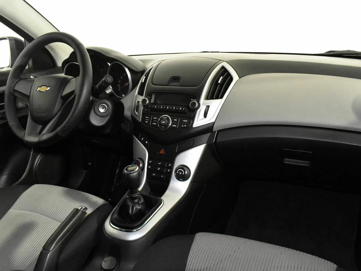 Chevrolet Cruze, Черный, 2014, Механическая, 109 л.с., цена от 451 000 руб.