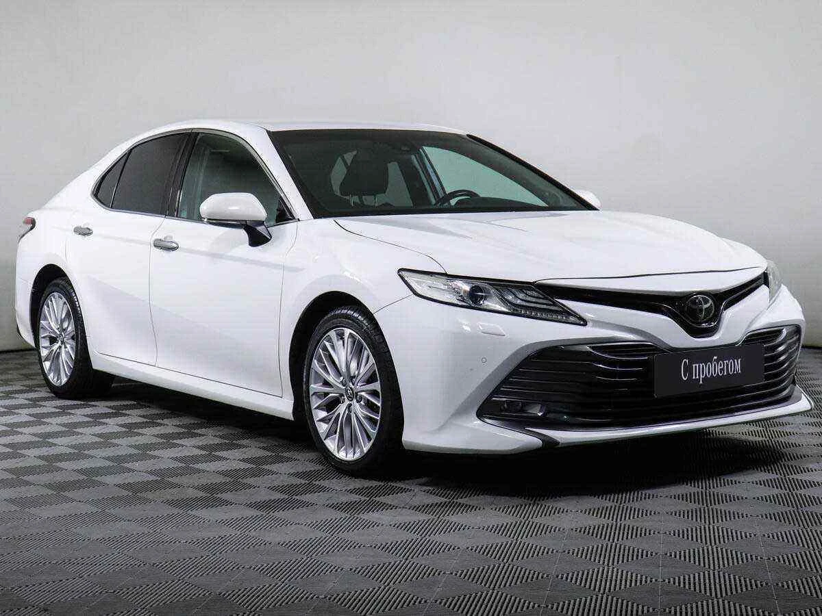 Toyota Camry, Белый, 2017, Автоматическая, 150 л.с., цена от 1 715 000 руб.