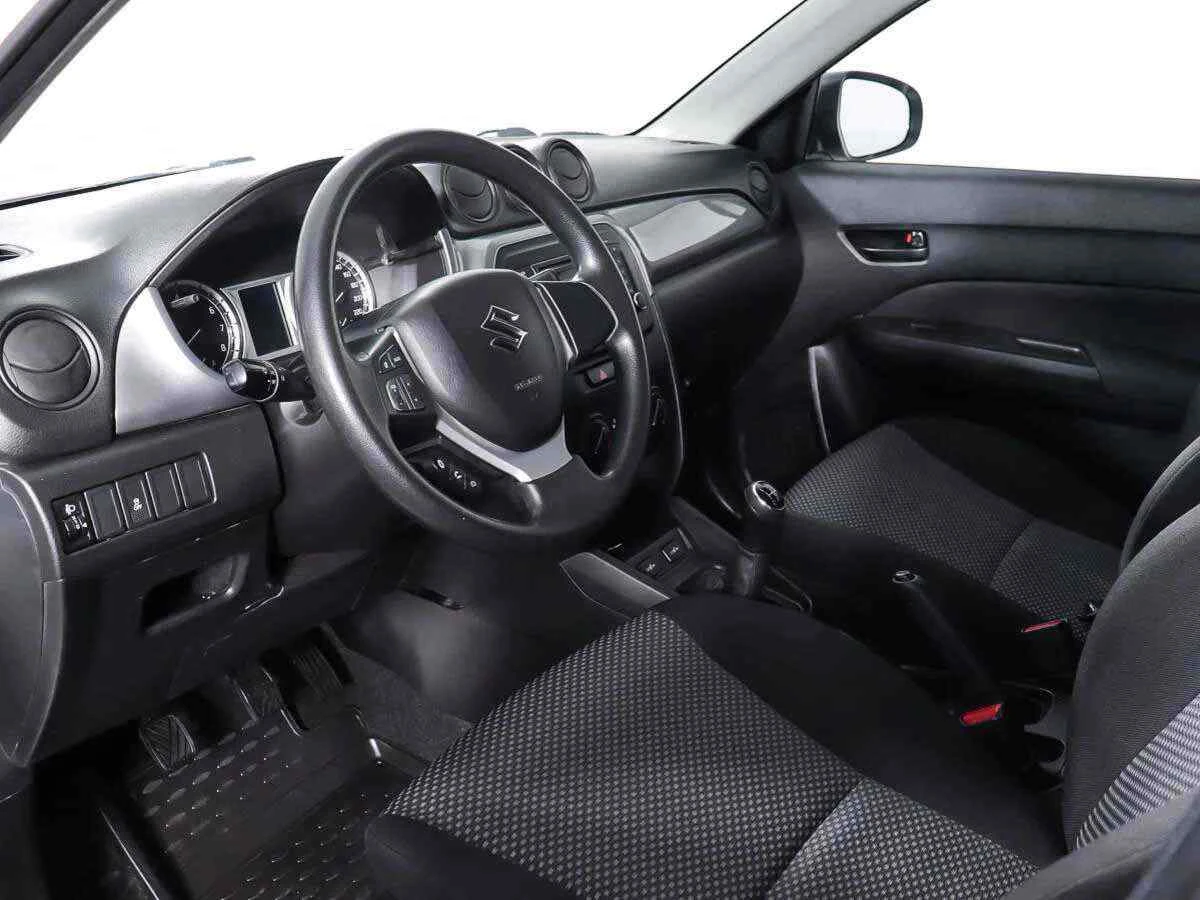 Suzuki Vitara, Белый, 2015, Механическая, 117 л.с., цена от 967 000 руб.