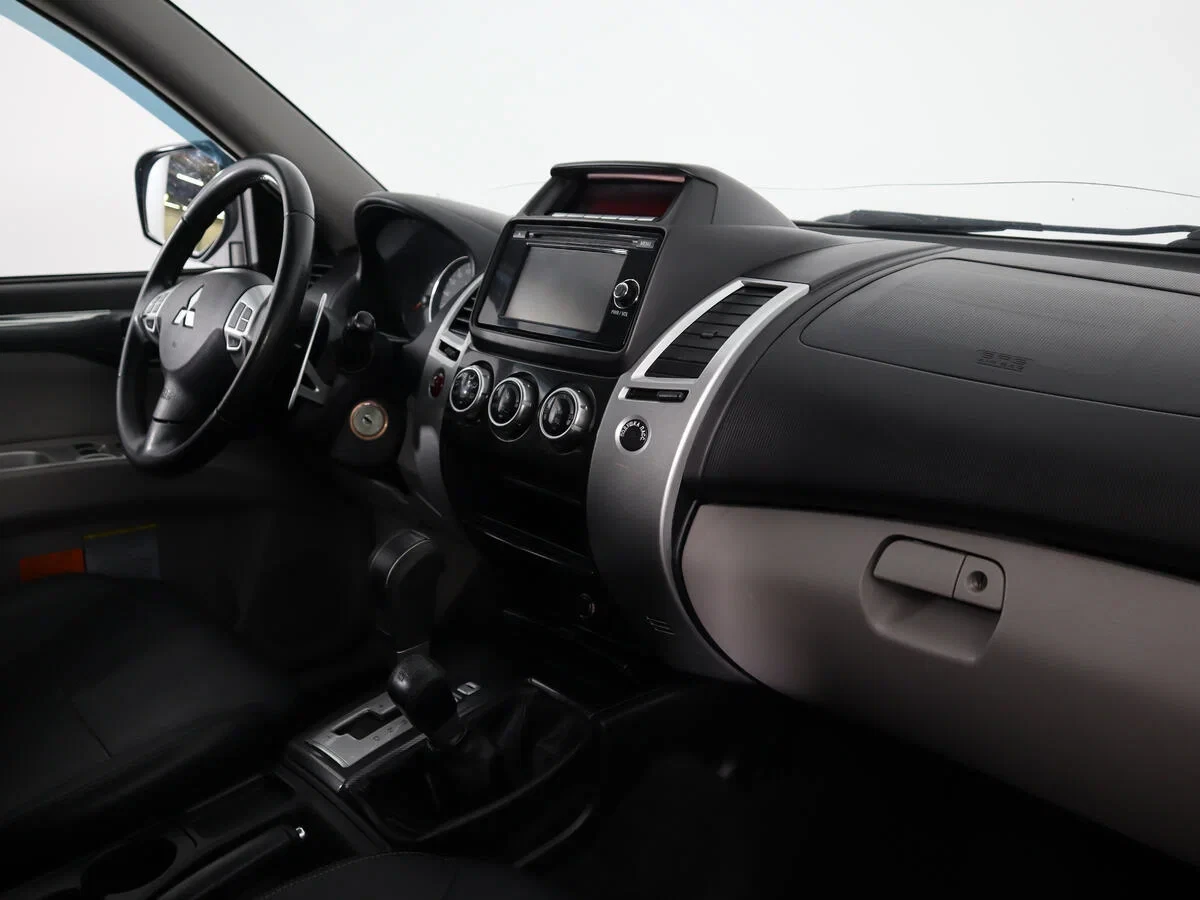 Mitsubishi Pajero Sport, Серый, 2014, Автоматическая, 178 л.с., цена от 1 401 900 руб.