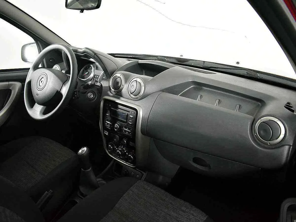 Renault Duster, Красный, 2014, Механическая, 102 л.с., цена от 728 000 руб.