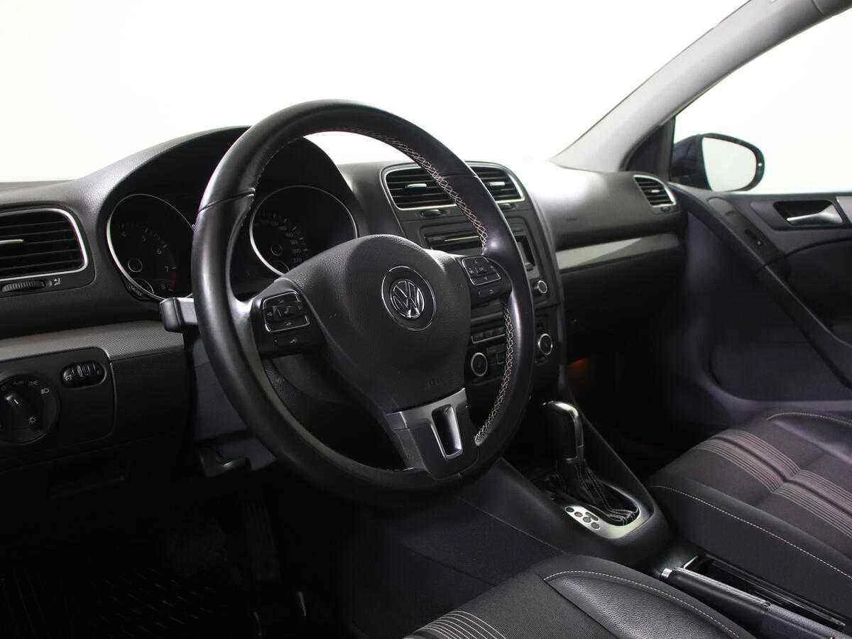 Volkswagen Golf, Серебряный, 2012, Робот, 102 л.с., цена от 450 000 руб.