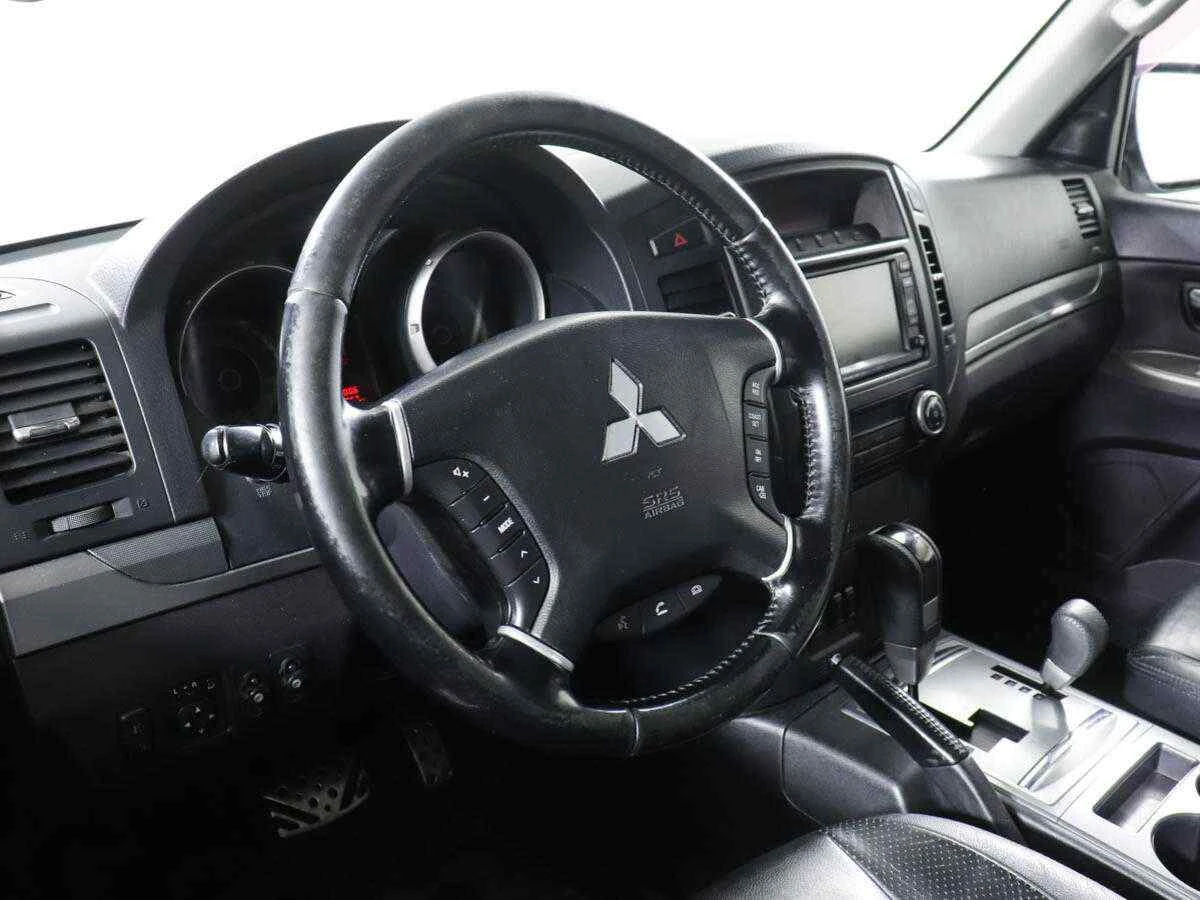 Mitsubishi Pajero, Серый, 2011, Автоматическая, 250 л.с., цена от 999 000 руб.