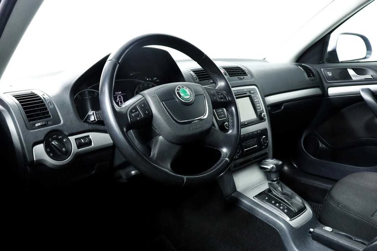 SKODA OCTAVIA, Серый, 2012, Автоматическая, 152 л.с., цена от 616 000 руб.