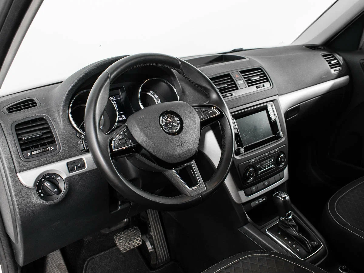 Skoda Yeti, Белый, 2017, Робот, 152 л.с., цена от 1 039 000 руб.