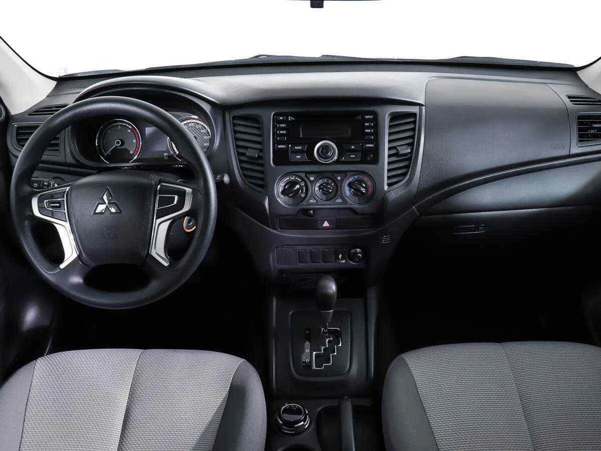 Mitsubishi L200, Белый, 2022, Механическая, 181 л.с., цена от 2 799 000 руб.