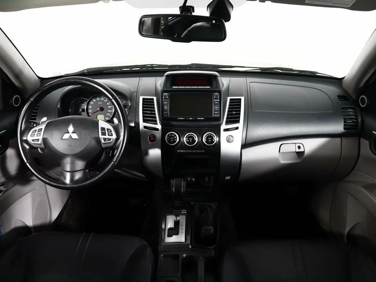 Mitsubishi Pajero Sport, Коричневый, 2015, Автоматическая, 222 л.с., цена от 1 499 000 руб.