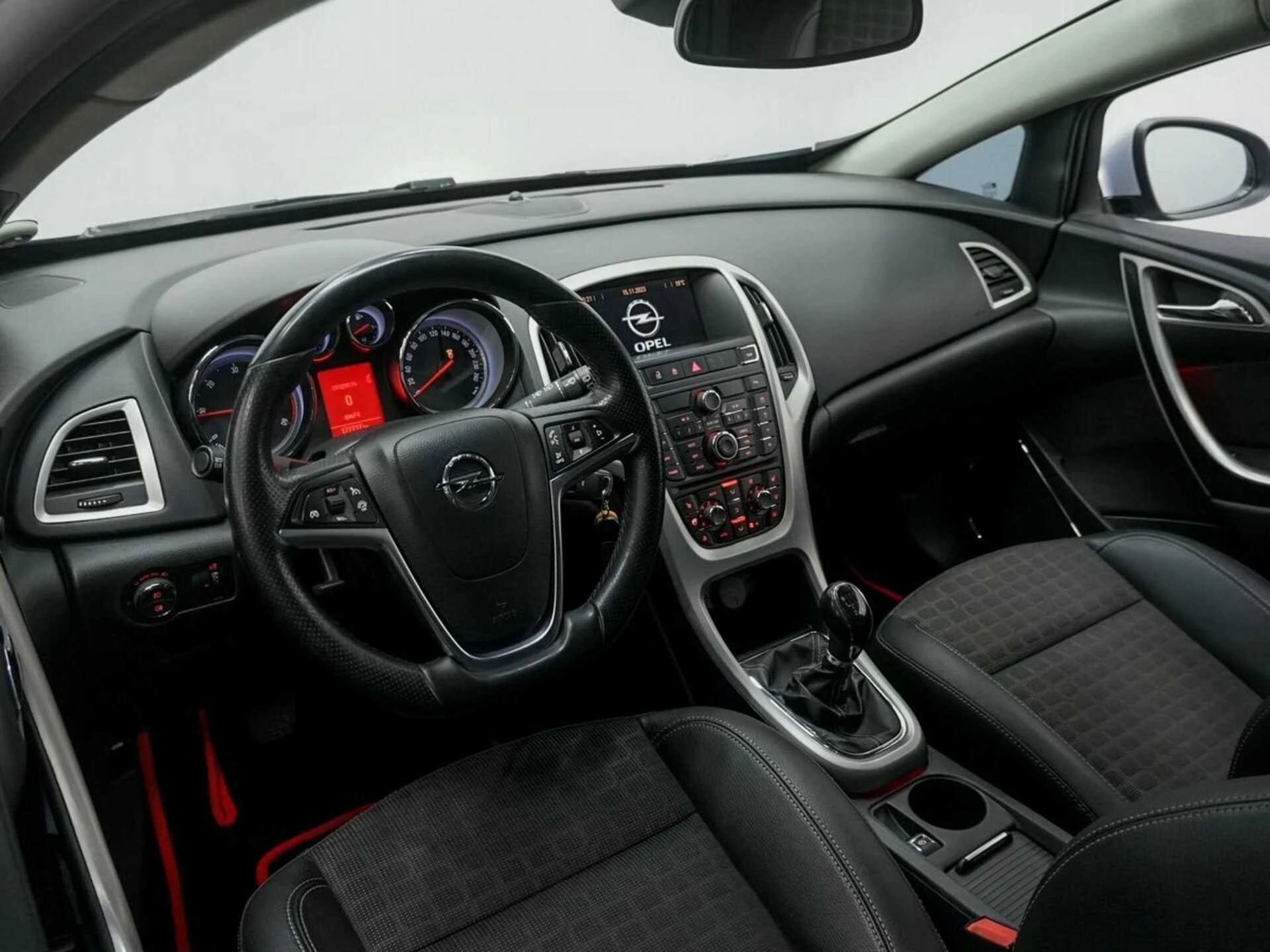 OPEL ASTRA, Серебряный, 2012, Механическая, 131 л.с., цена от 560 000 руб.