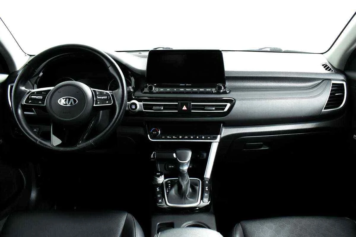 KIA Seltos, Белый, 2020, Вариатор, 149 л.с., цена от 1 688 000 руб.