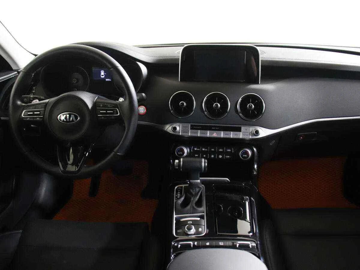 KIA Stinger, Красный, 2018, Автоматическая, 247 л.с., цена от 2 500 000 руб.