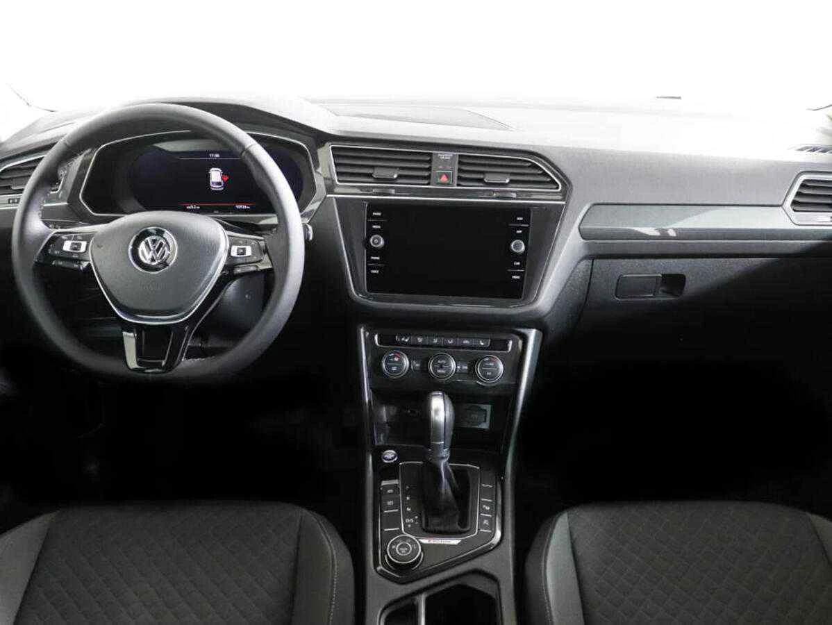 Volkswagen Tiguan, Коричневый, 2017, Робот, 180 л.с., цена от 1 428 000 руб.