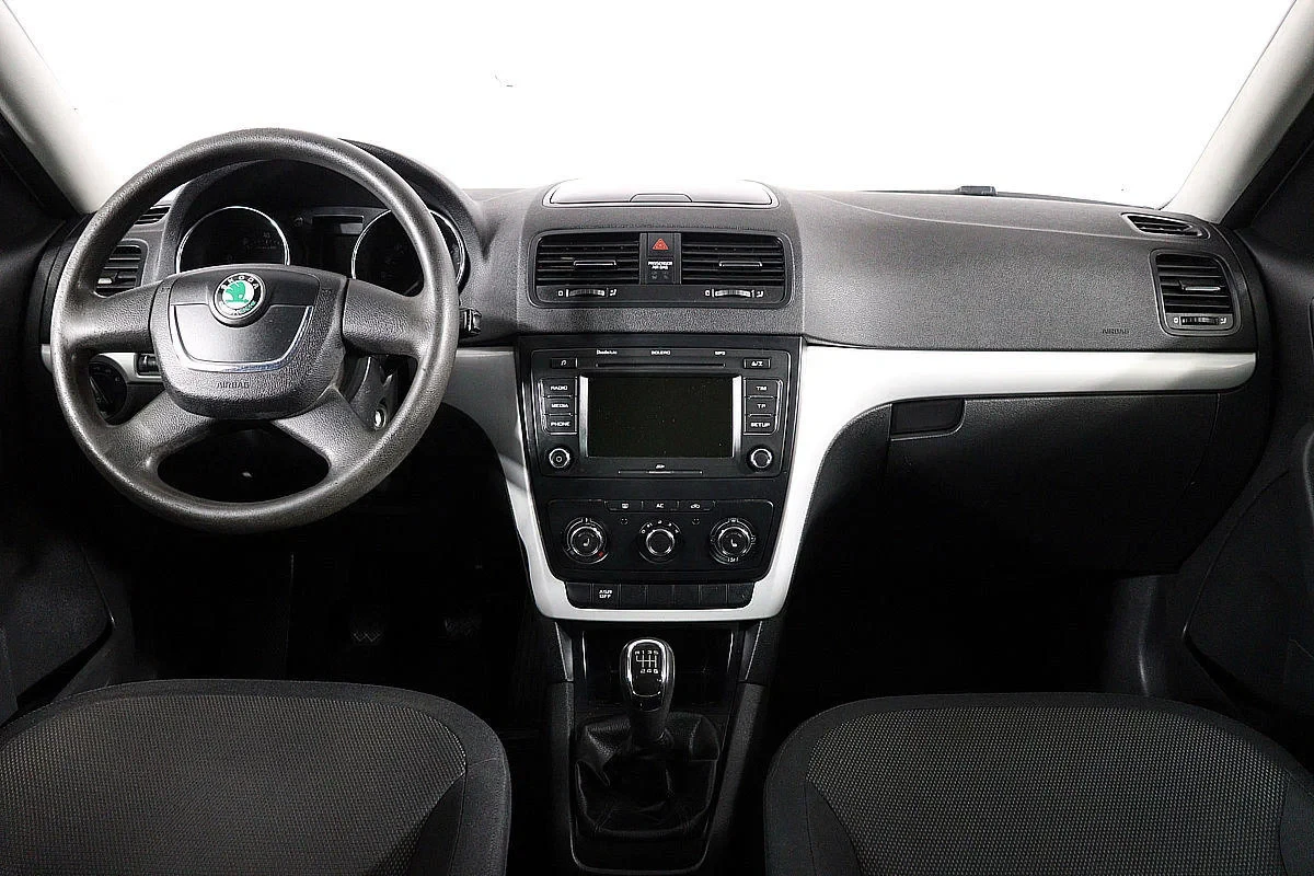 Skoda Yeti, Серебряный, 2011, Механическая, 105 л.с., цена от 441 000 руб.