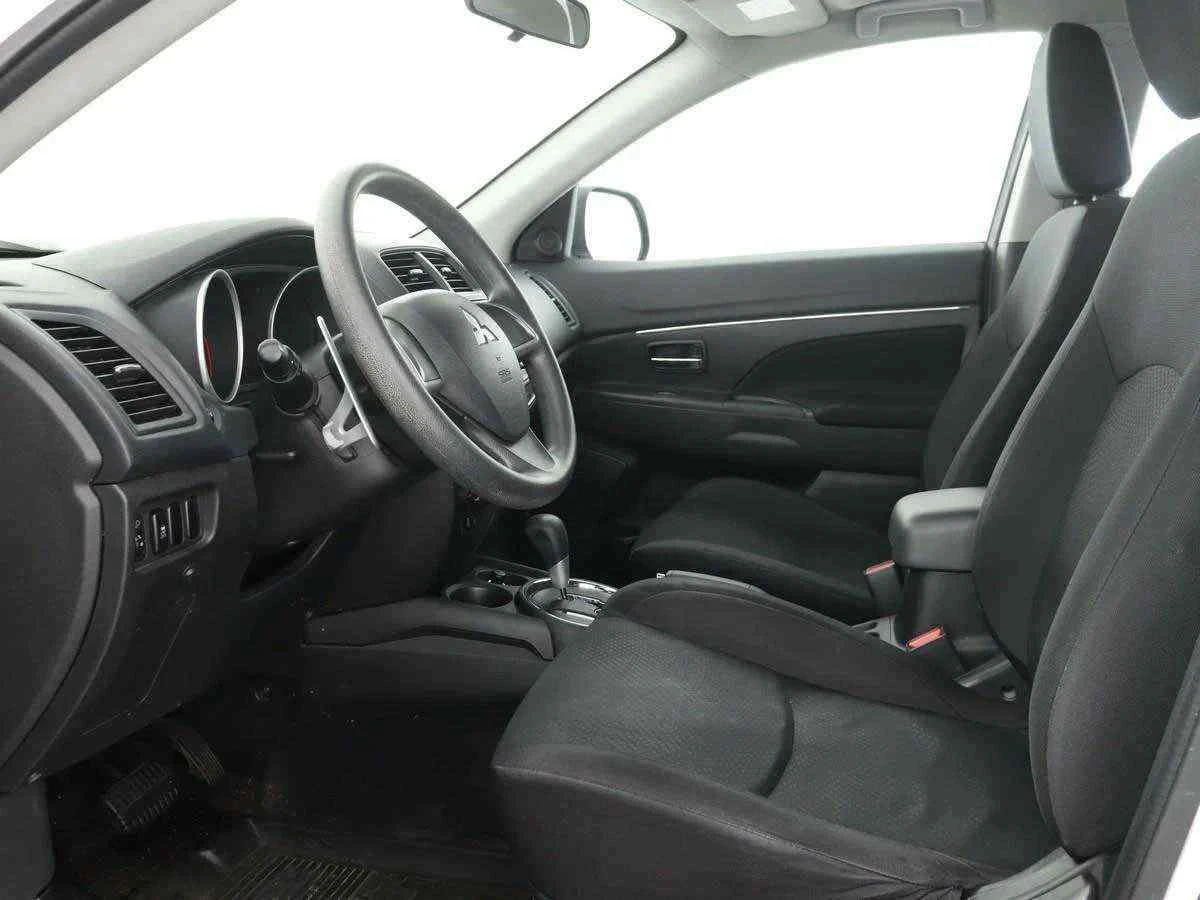 Mitsubishi ASX, Белый, 2014, Вариатор, 140 л.с., цена от 615 000 руб.