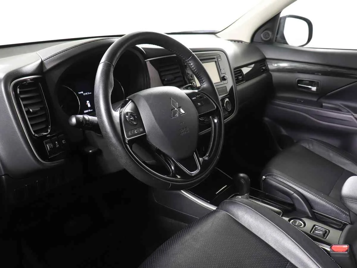 Mitsubishi Outlander, Черный, 2018, Вариатор, 146 л.с., цена от 1 265 000 руб.