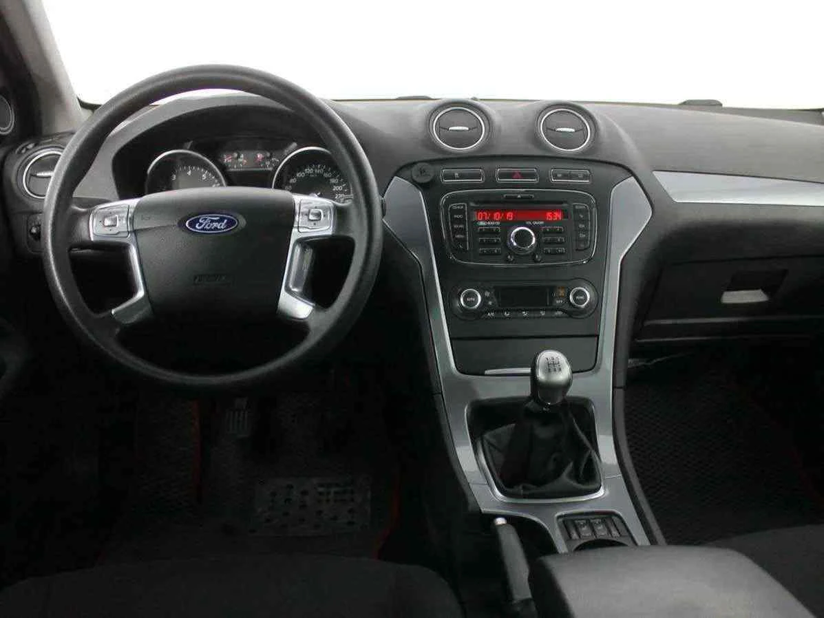 Ford Mondeo, Белый, 2014, Механическая, 120 л.с., цена от 715 000 руб.