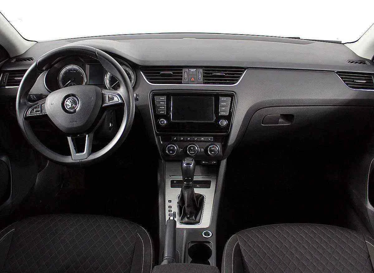 Skoda Octavia, Белый, 2017, Автоматическая, 110 л.с., цена от 1 050 000 руб.