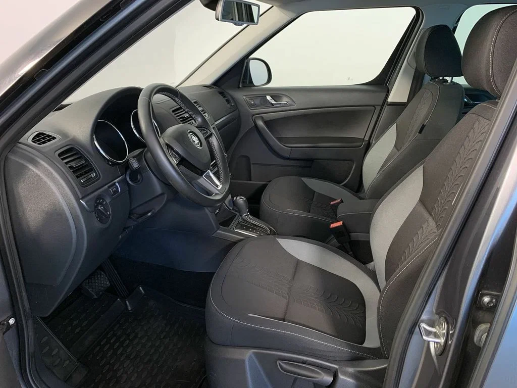 Skoda Yeti, Серый, 2015, Робот, 122 л.с., цена от 725 000 руб.
