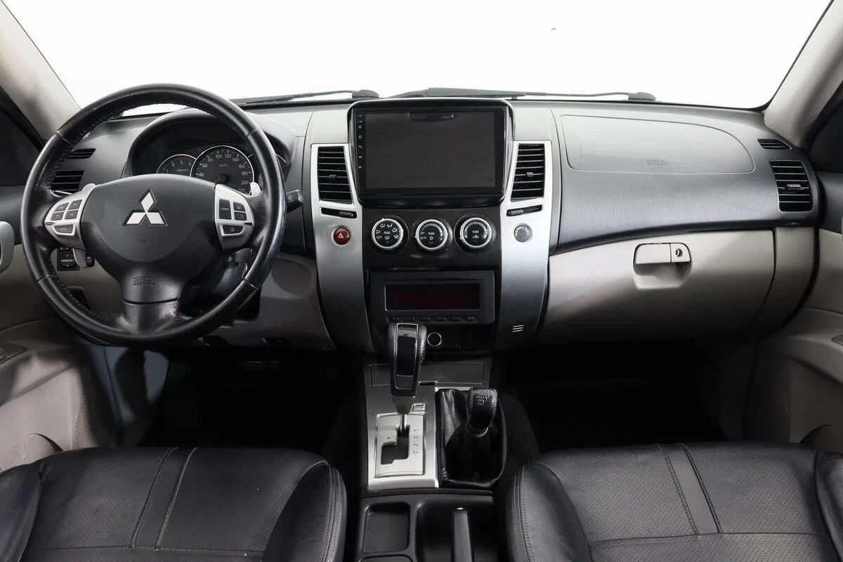 Mitsubishi Pajero Sport, Черный, 2013, Автоматическая, 178 л.с., цена от 1 195 000 руб.