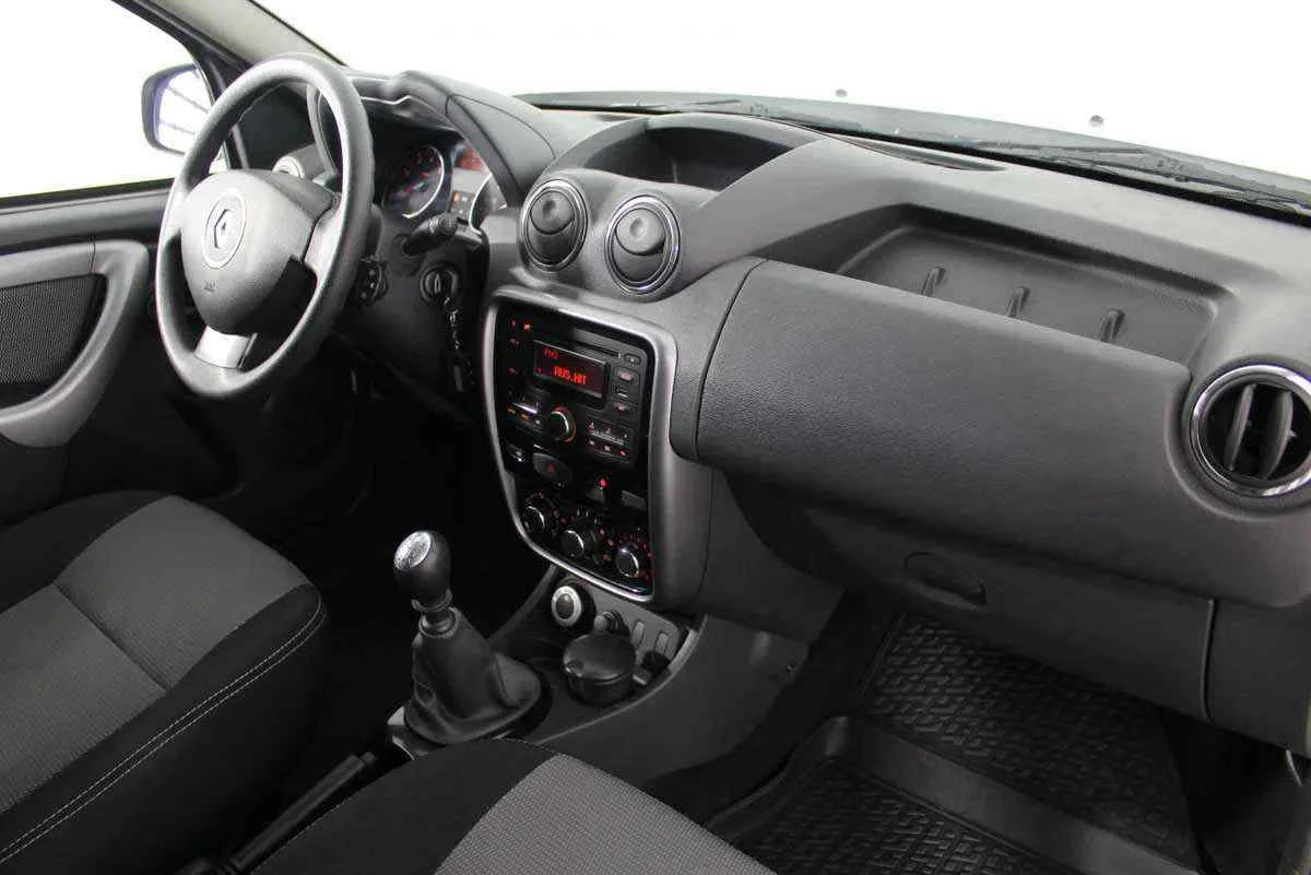 Renault Duster, Серебряный, 2013, Механическая, 135 л.с., цена от 634 000 руб.