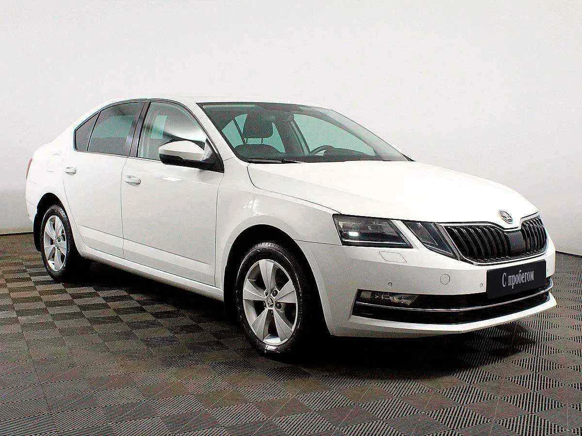 Skoda Octavia, Белый, 2018, Робот, 180 л.с., цена от 1 447 000 руб.