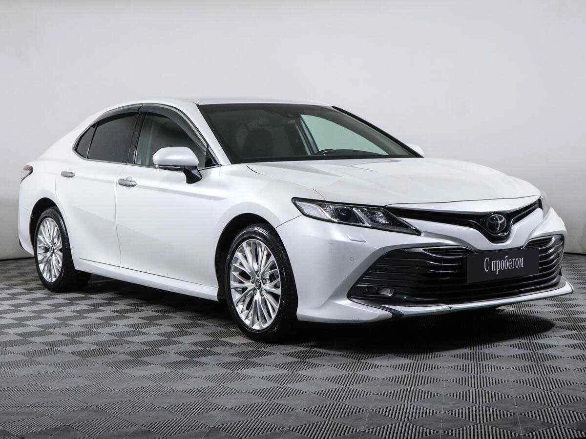Toyota Camry, Белый, 2018, Автоматическая, 150 л.с., цена от 2 295 000 руб.