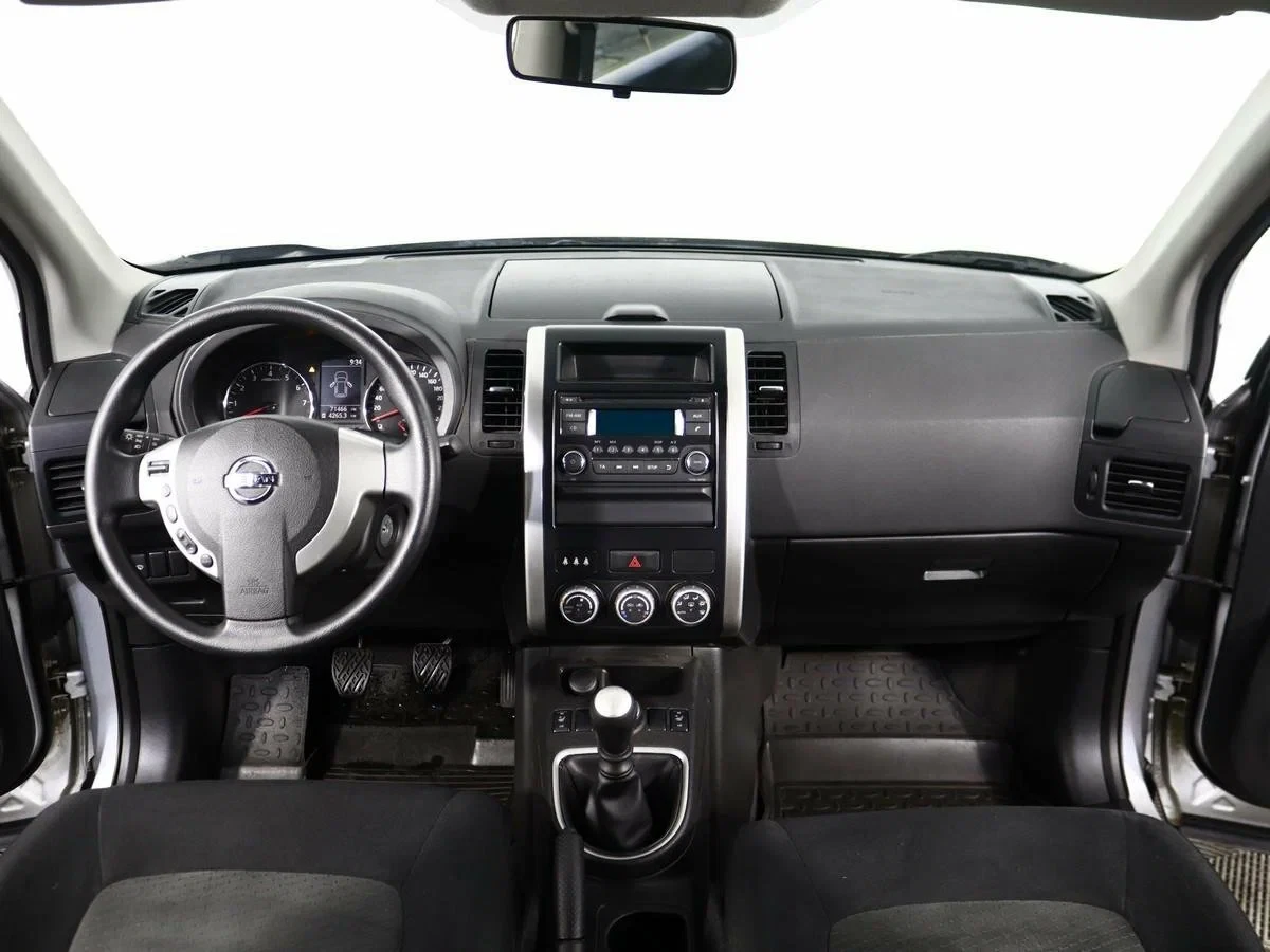Nissan X-Trail, Серебряный, 2014, Механическая, 141 л.с., цена от 1 105 900 руб.