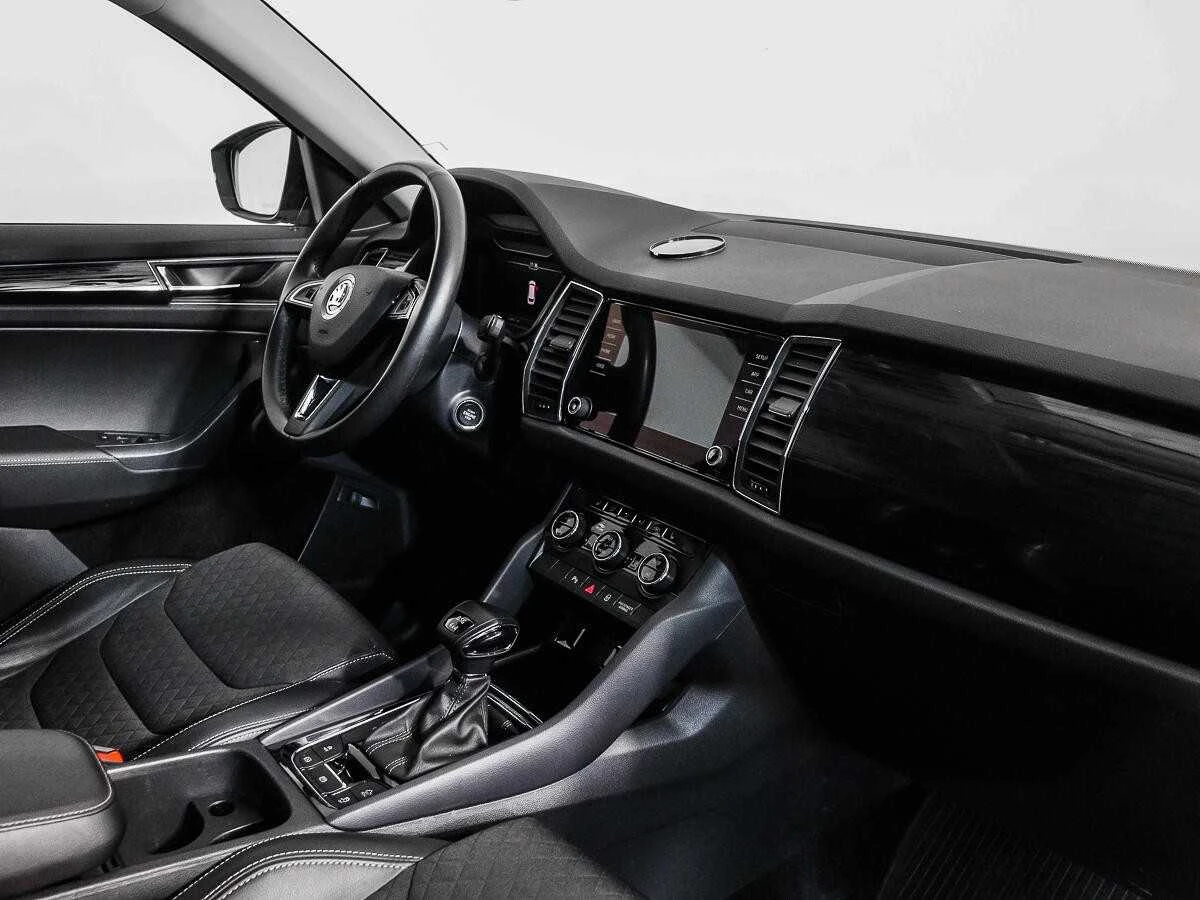 SKODA KODIAQ, Коричневый, 2019, Робот, 180 л.с., цена от 1 824 000 руб.