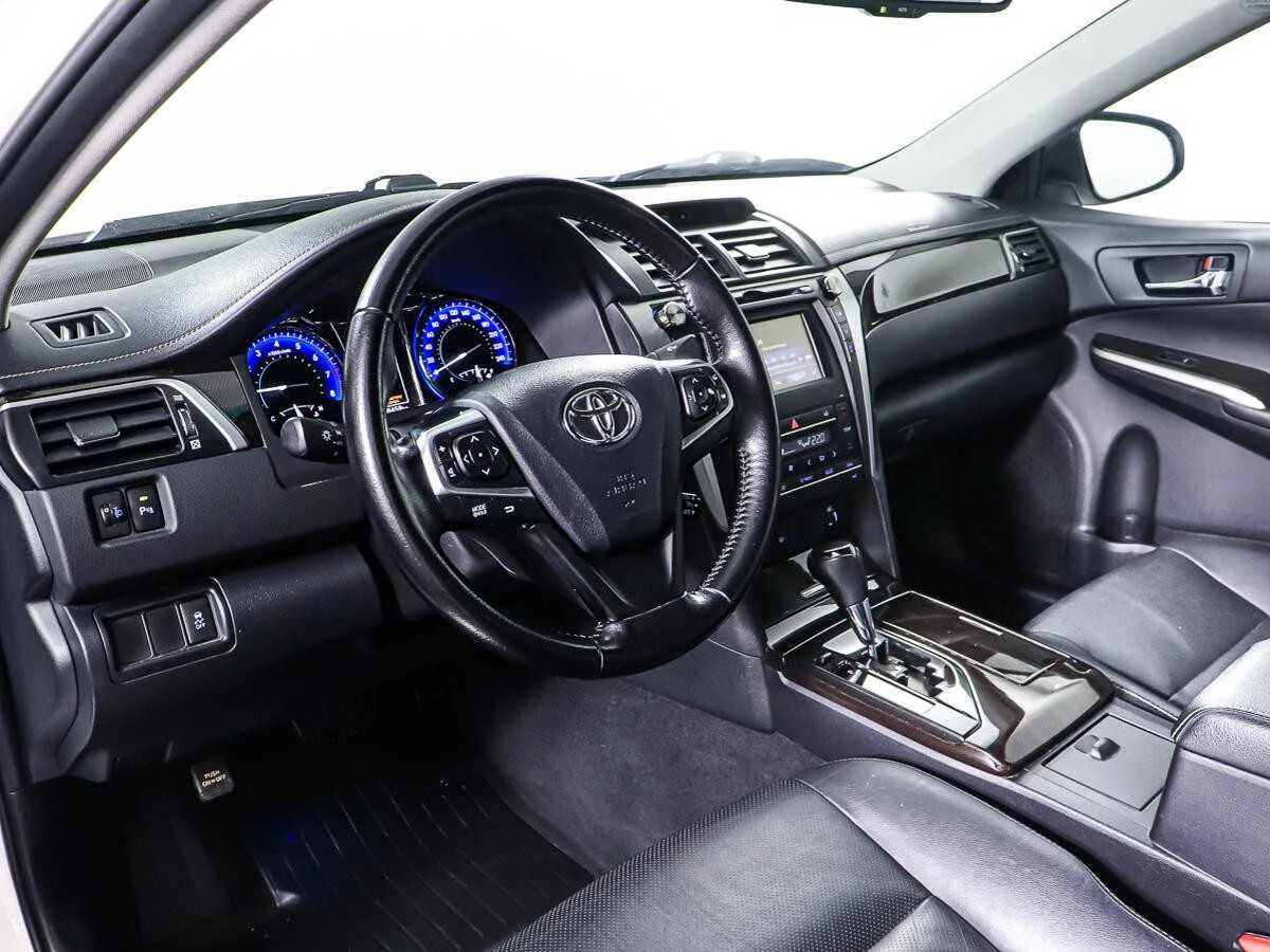 TOYOTA CAMRY, Белый, 2015, Автоматическая, 150 л.с., цена от 1 288 000 руб.