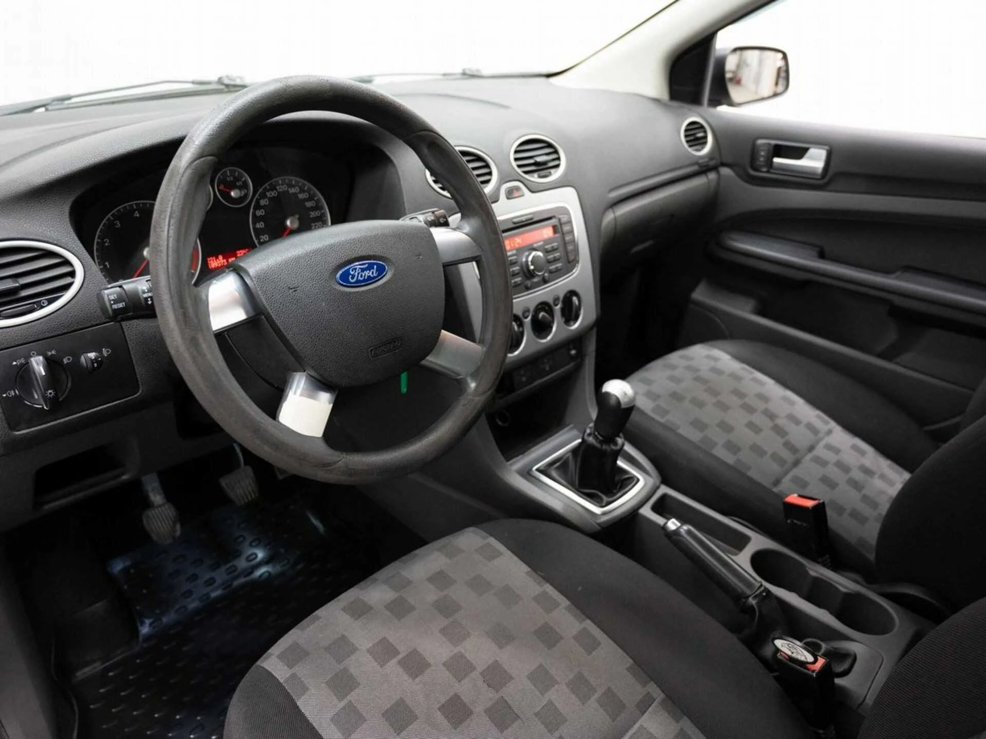 FORD FOCUS, Серебряный, 2007, Механическая, 125 л.с., цена от 249 600 руб.