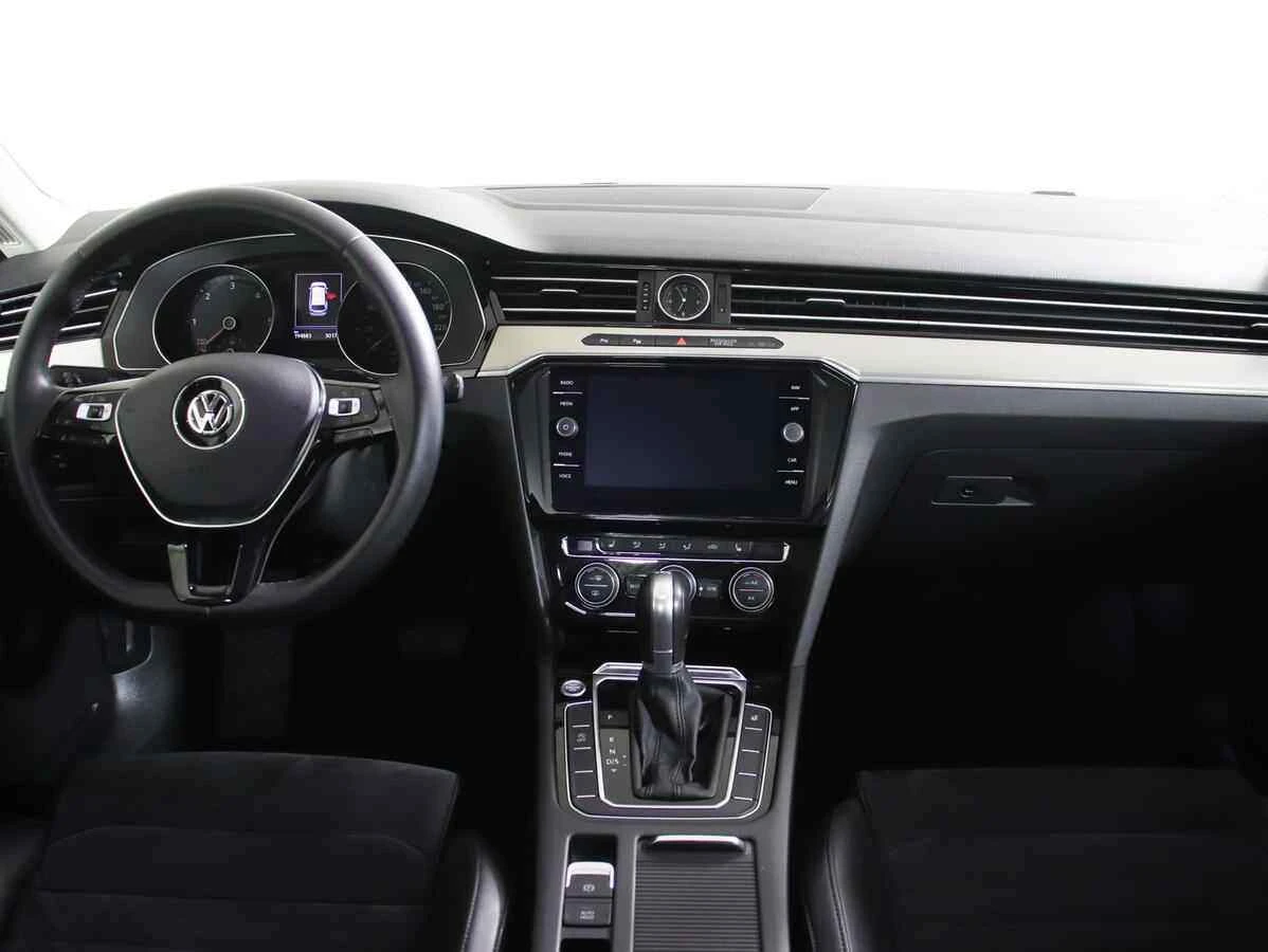 Volkswagen Passat, Серый, 2018, Робот, 120 л.с., цена от 1 220 000 руб.