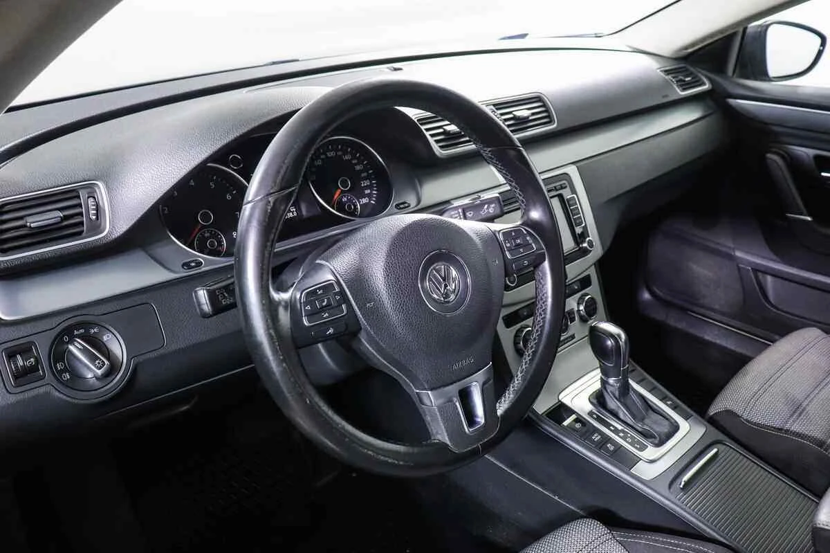 Volkswagen Passat CC, Коричневый, 2012, Робот, 152 л.с., цена от 695 000 руб.