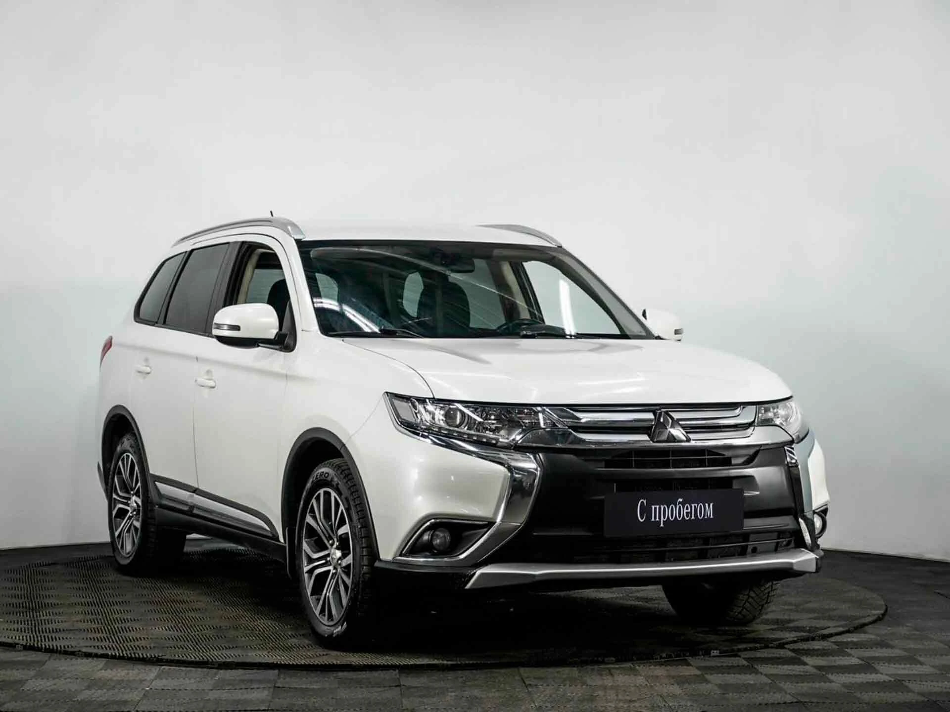 MITSUBISHI OUTLANDER, Белый, 2016, Вариатор, 167 л.с., цена от 1 120 000 руб.