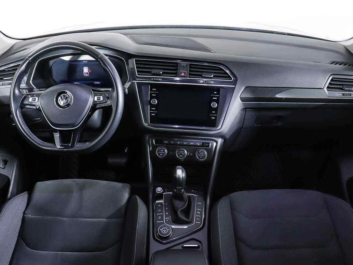 Volkswagen Tiguan, Бежевый, 2018, Автоматическая, 187 л.с., цена от 1 750 000 руб.