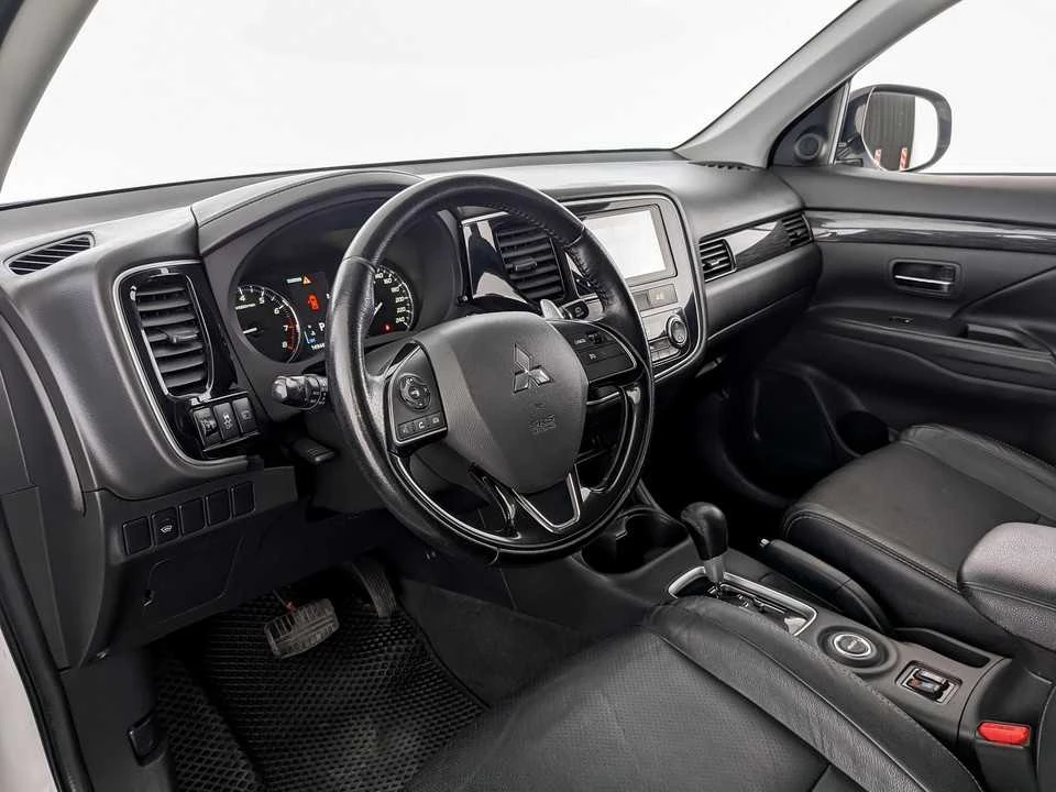 MITSUBISHI OUTLANDER, Белый, 2018, Вариатор, 146 л.с., цена от 1 320 000 руб.