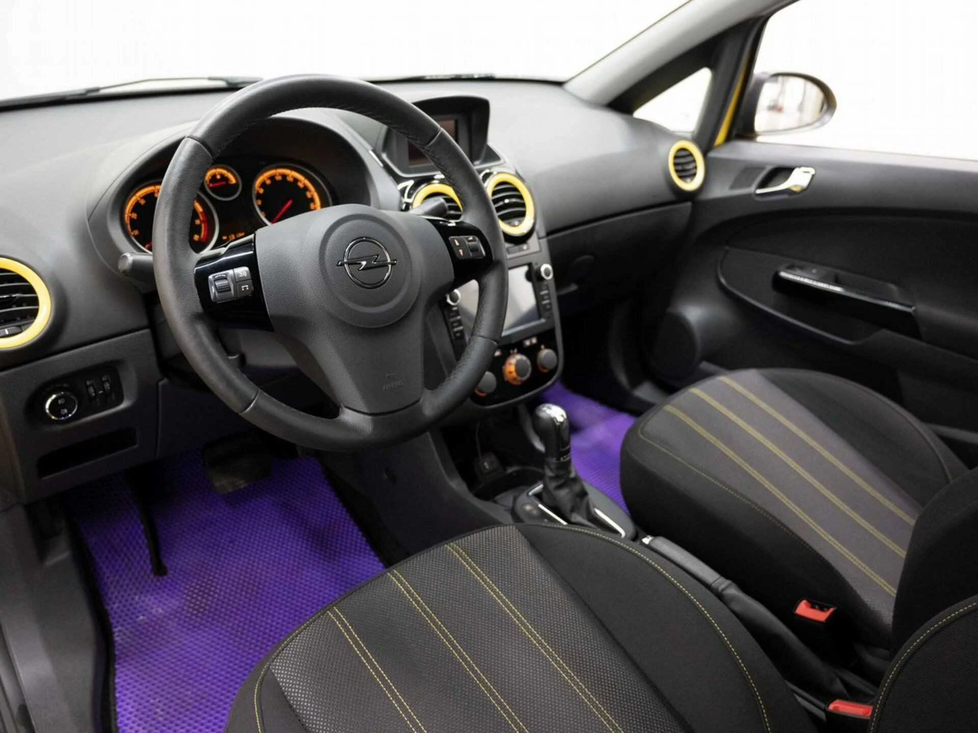 OPEL CORSA, Желтый, 2013, Автоматическая, 100 л.с., цена от 560 000 руб.