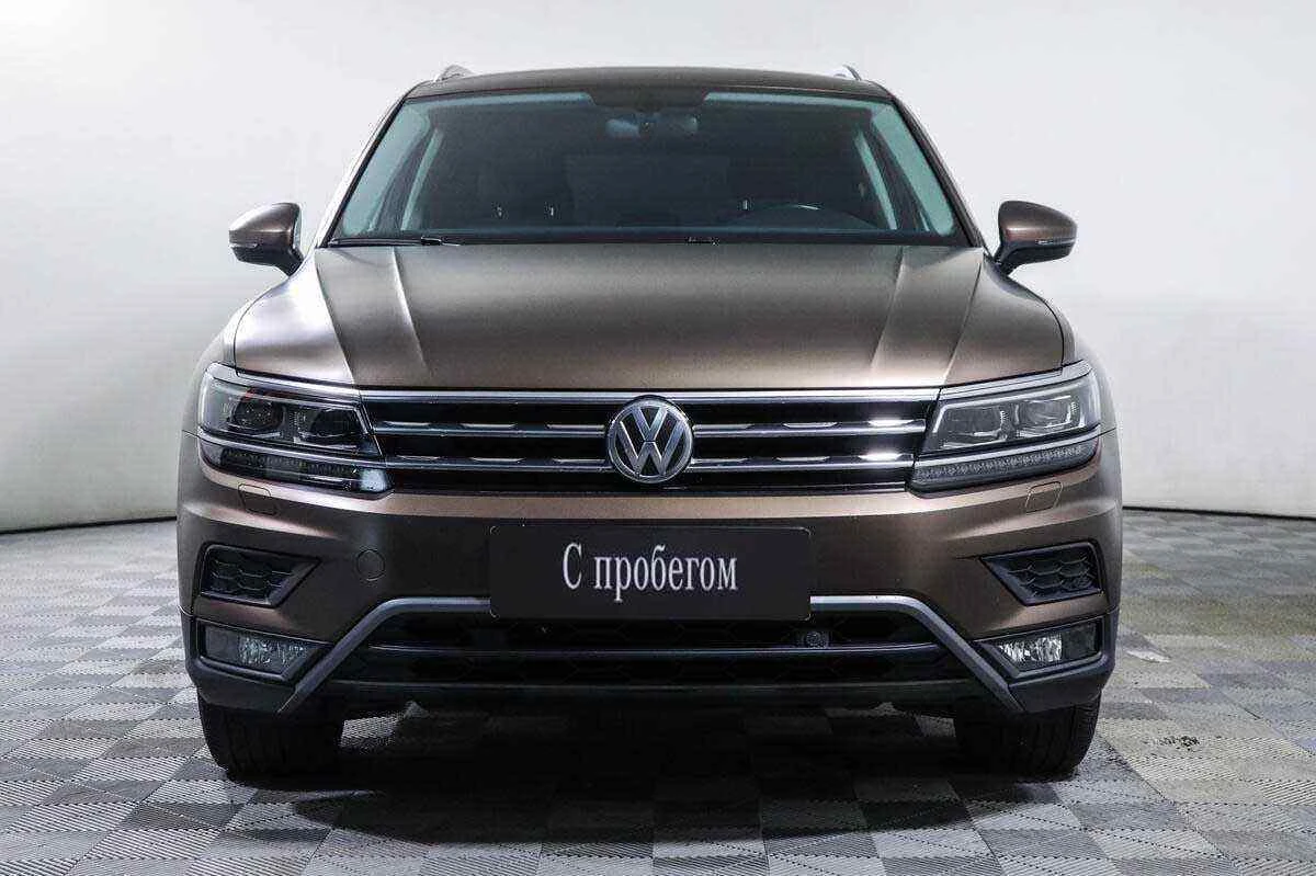 Volkswagen Tiguan, Коричневый, 2017, Робот, 150 л.с., цена от 1 251 000 руб.
