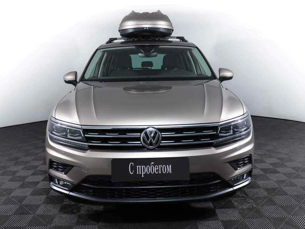 Volkswagen Tiguan, Бежевый, 2019, Робот, 150 л.с., цена от 1 557 000 руб.