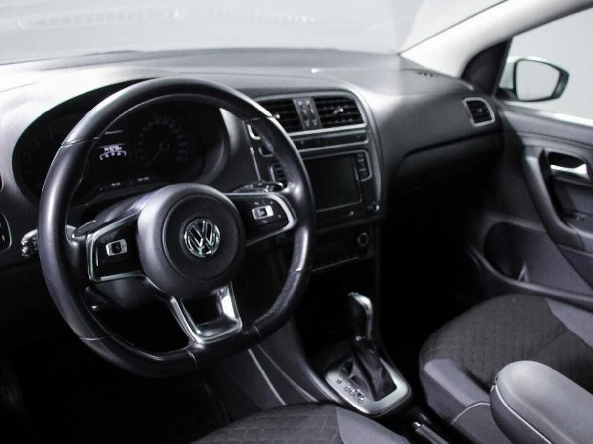 VOLKSWAGEN POLO, Белый, 2018, Робот, 125 л.с., цена от 816 000 руб.