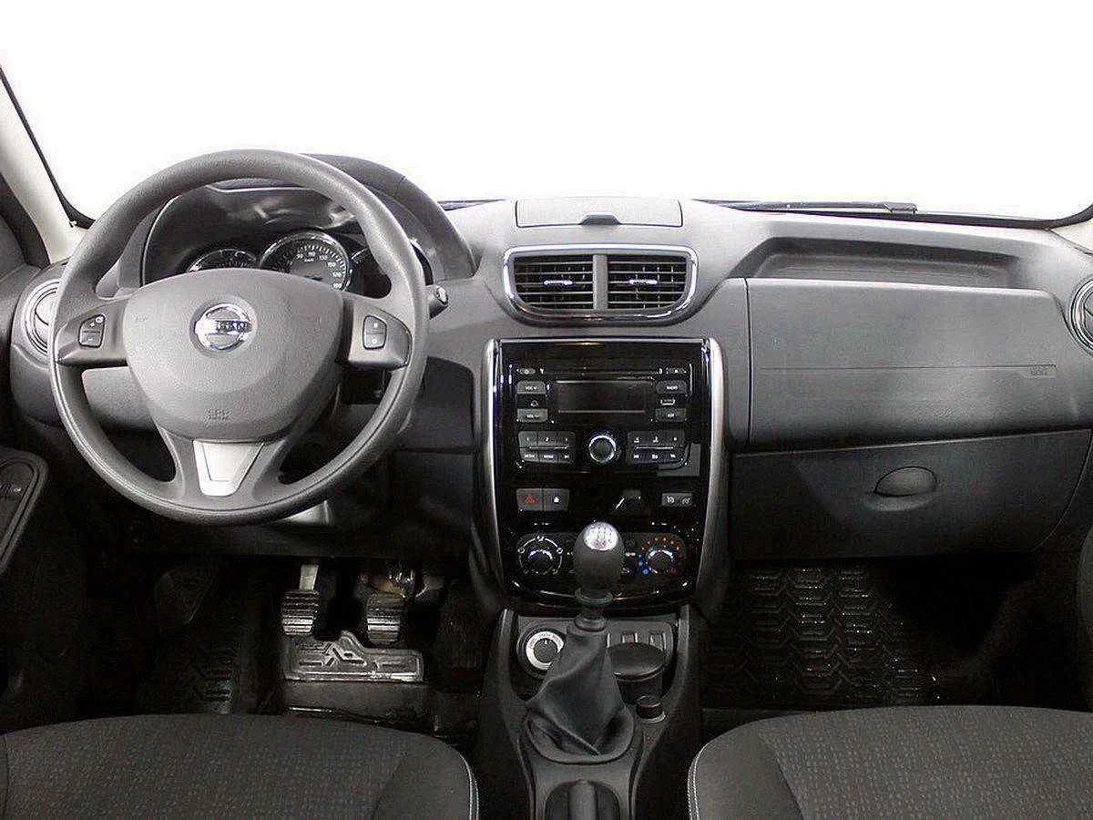 Nissan Terrano, Серебряный, 2017, Механическая, 147 л.с., цена от 811 000 руб.