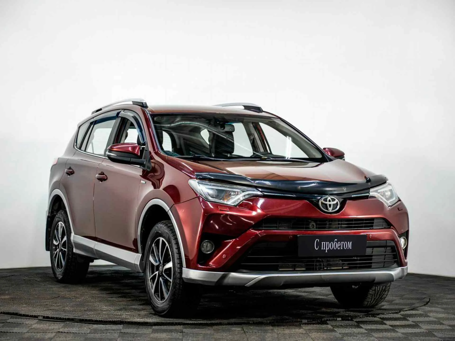 TOYOTA RAV4, Красный, 2017, Вариатор, 146 л.с., цена от 1 632 000 руб.