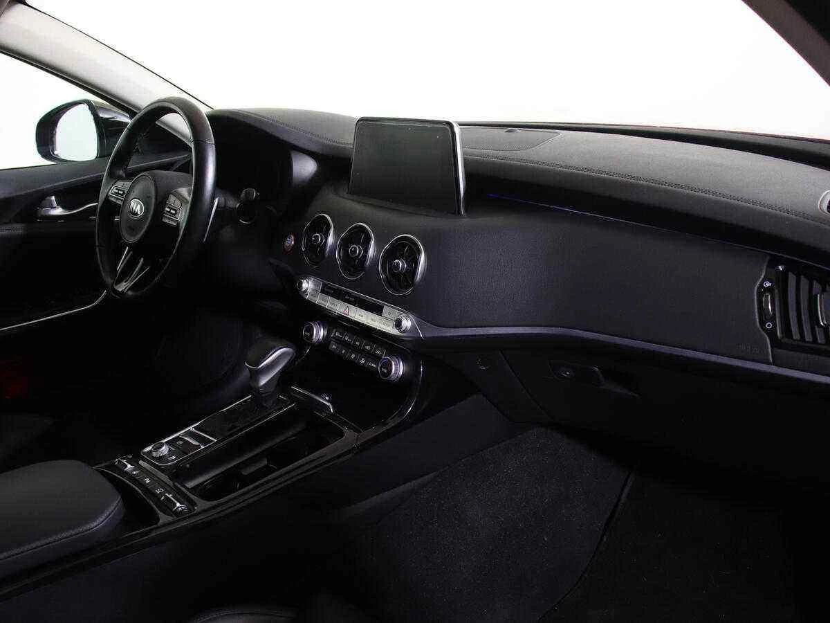 KIA Stinger, Красный, 2018, Автоматическая, 370 л.с., цена от 1 890 000 руб.
