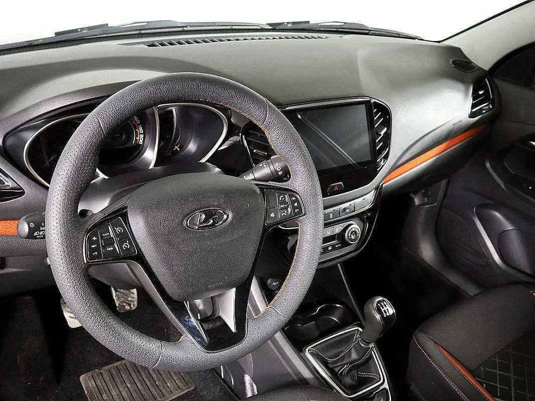 LADA Vesta SW Cross, Оранжевый, 2017, Механическая, 122 л.с., цена от 496 000 руб.